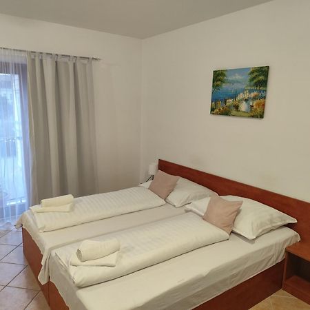 Szent Kristof Apartmanhotel Zalaegerszeg Buitenkant foto