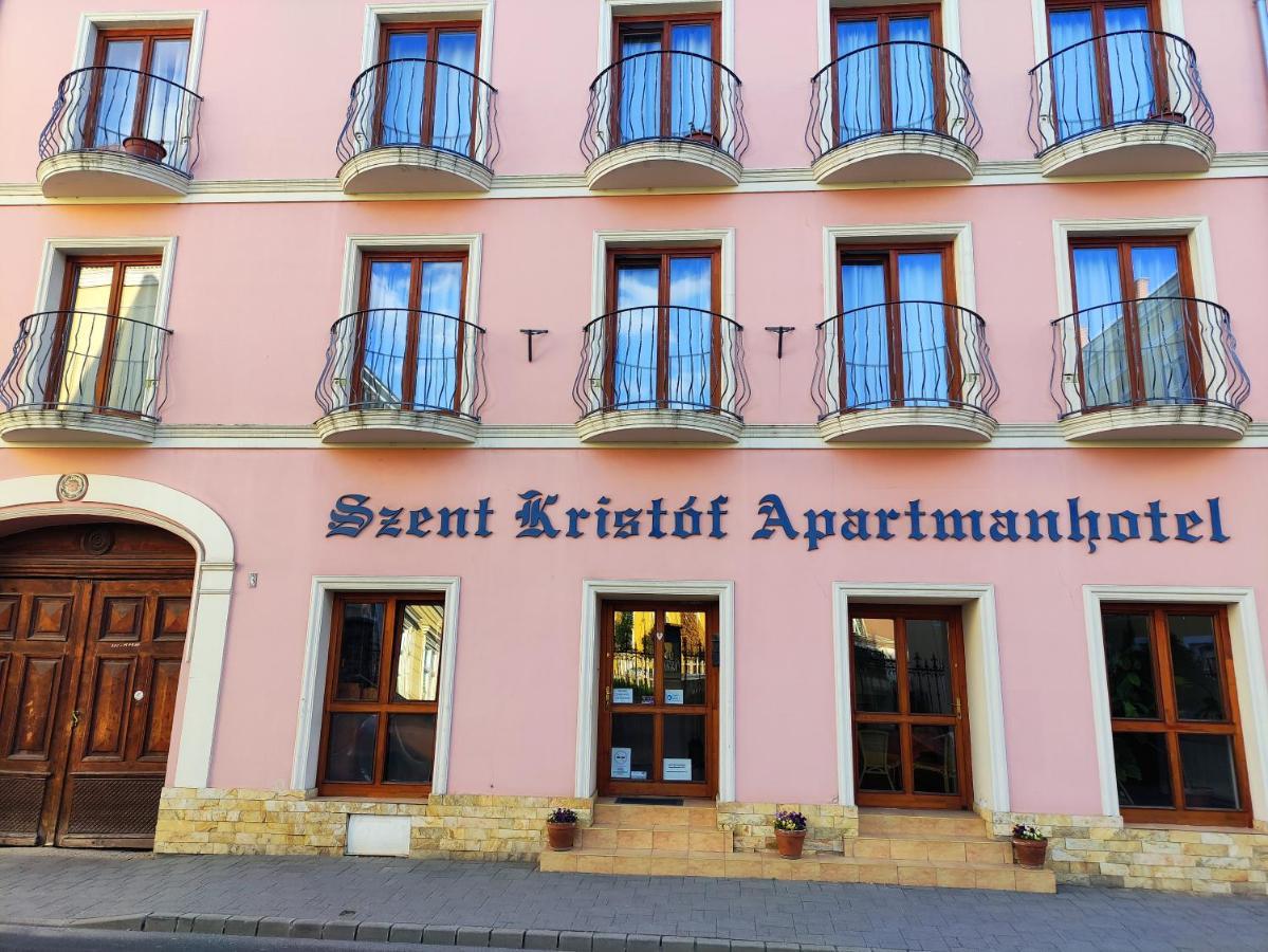 Szent Kristof Apartmanhotel Zalaegerszeg Buitenkant foto