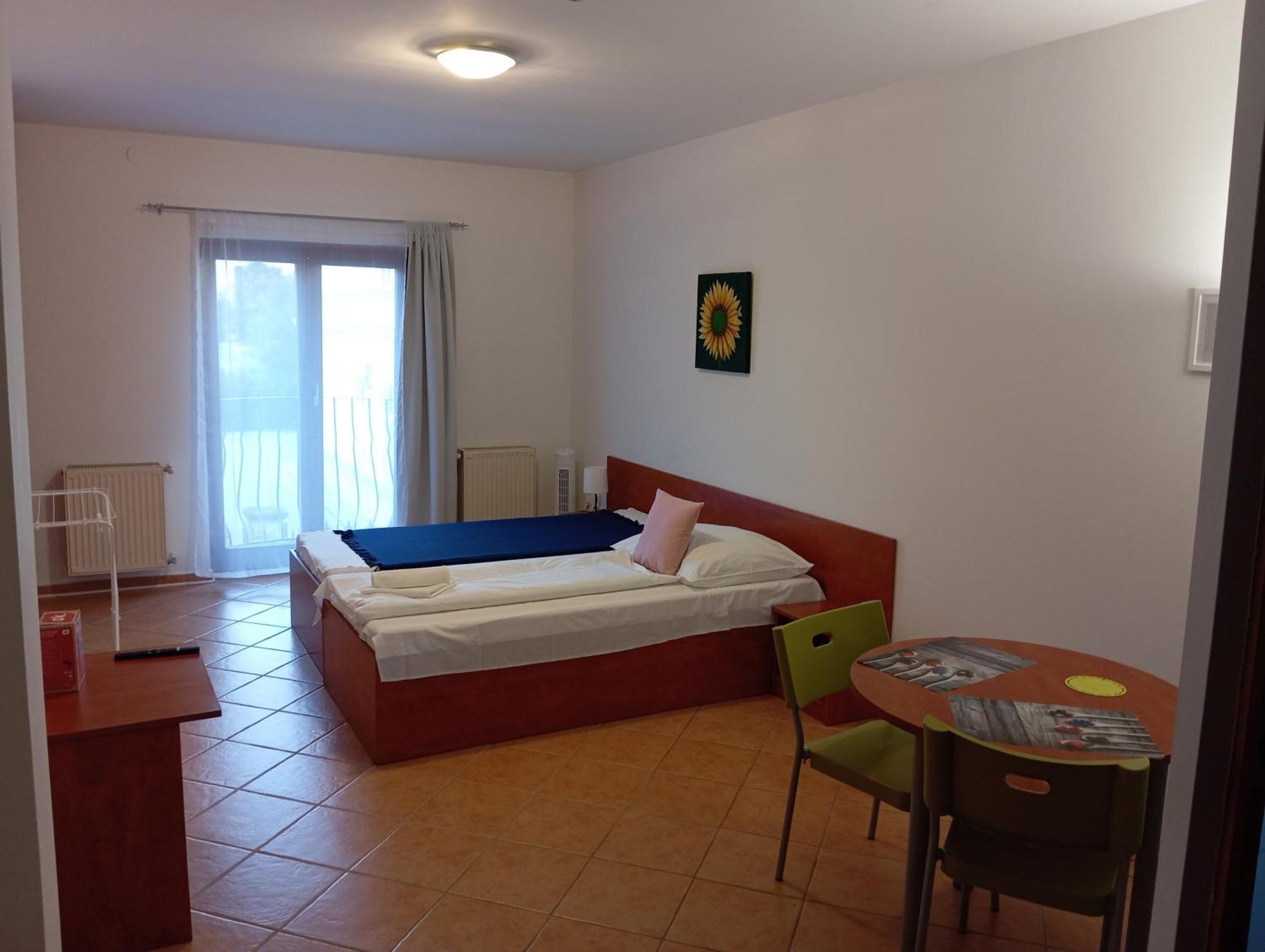 Szent Kristof Apartmanhotel Zalaegerszeg Buitenkant foto