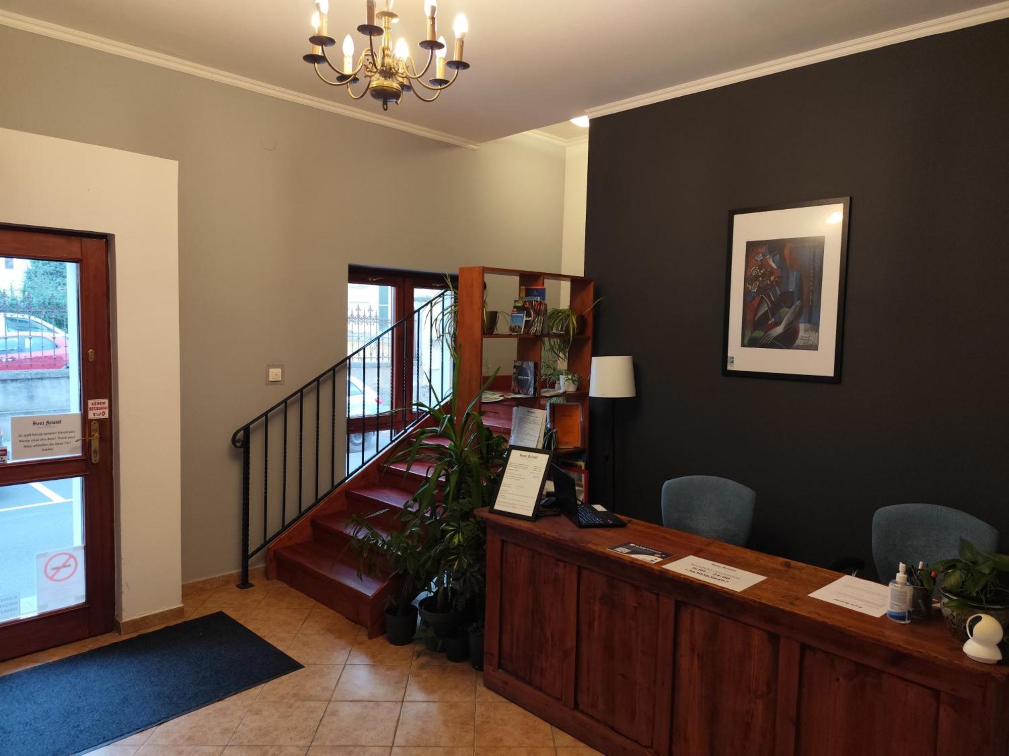 Szent Kristof Apartmanhotel Zalaegerszeg Buitenkant foto