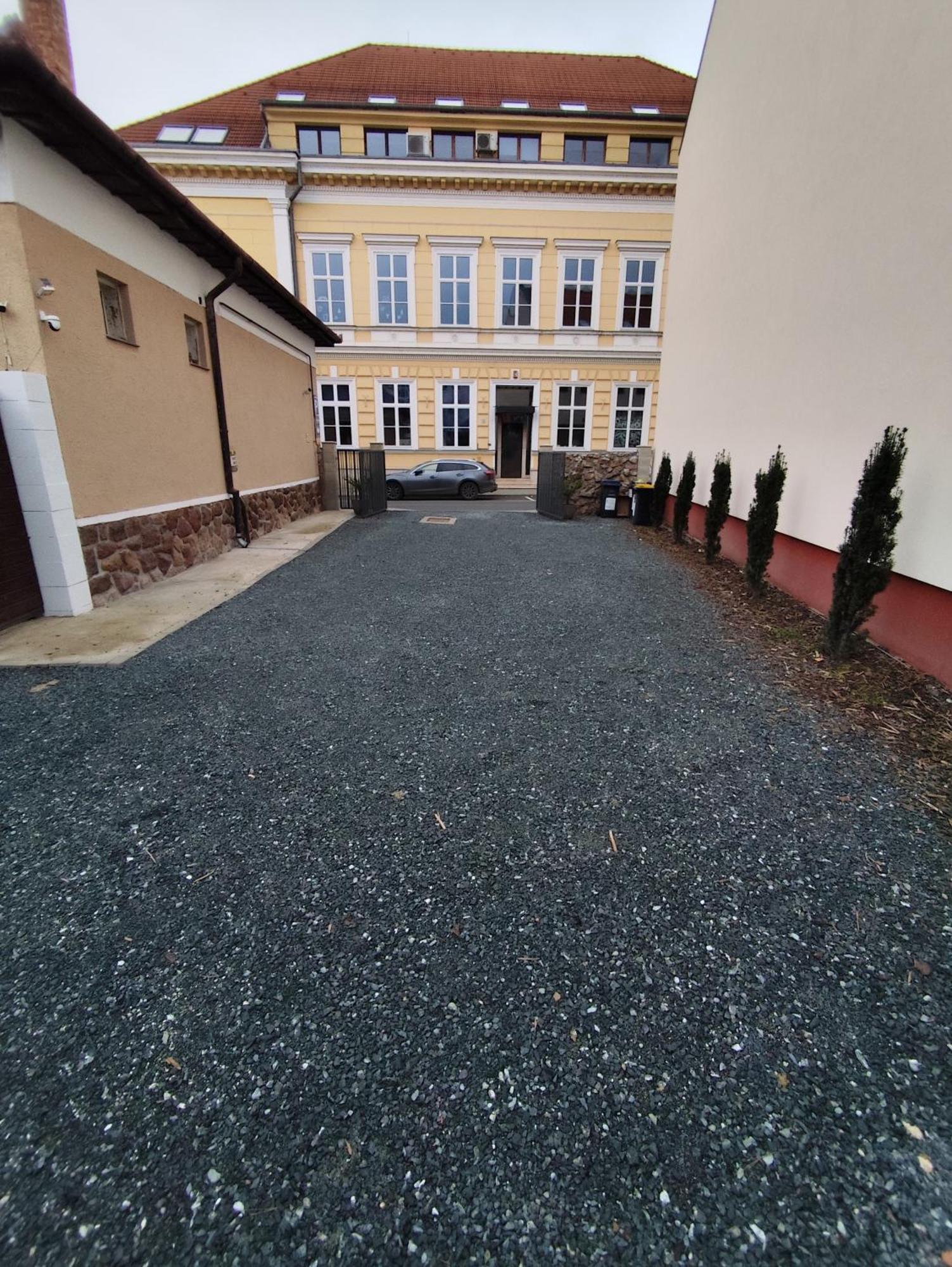 Szent Kristof Apartmanhotel Zalaegerszeg Buitenkant foto